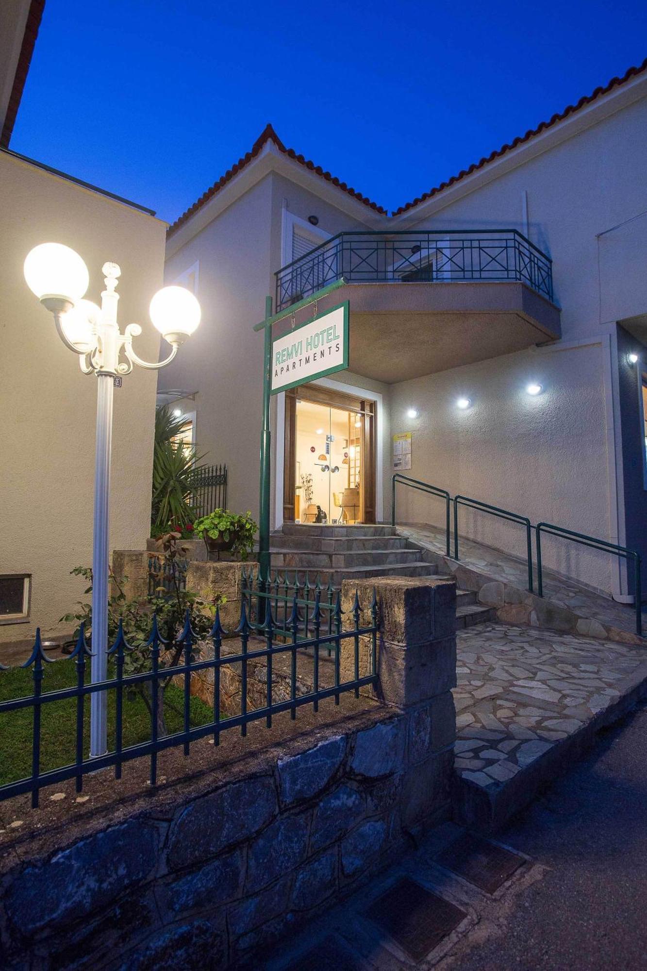 Remvi Hotel - Apartments Stoúpa Exteriér fotografie