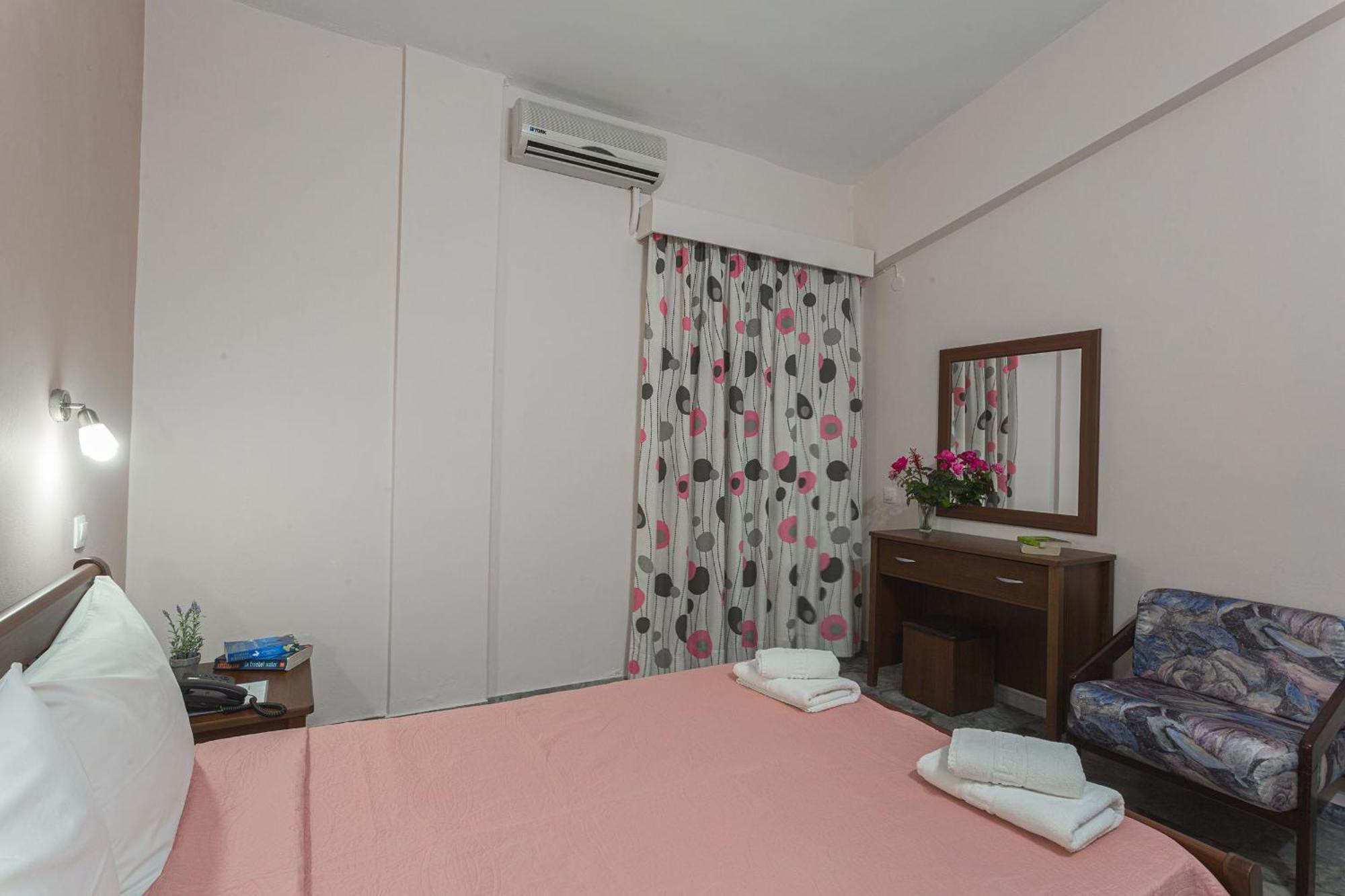 Remvi Hotel - Apartments Stoúpa Pokoj fotografie